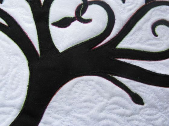 OneBlackLeaf detail1