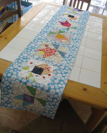 FFB Tablerunner