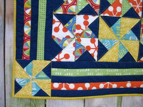 Village Faire Top detail