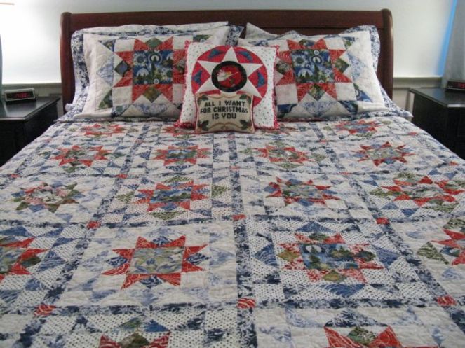 Christmas Quilts on Bed1