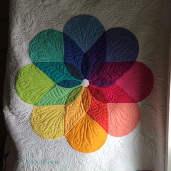 Colorwheel Blossom_inner quilting
