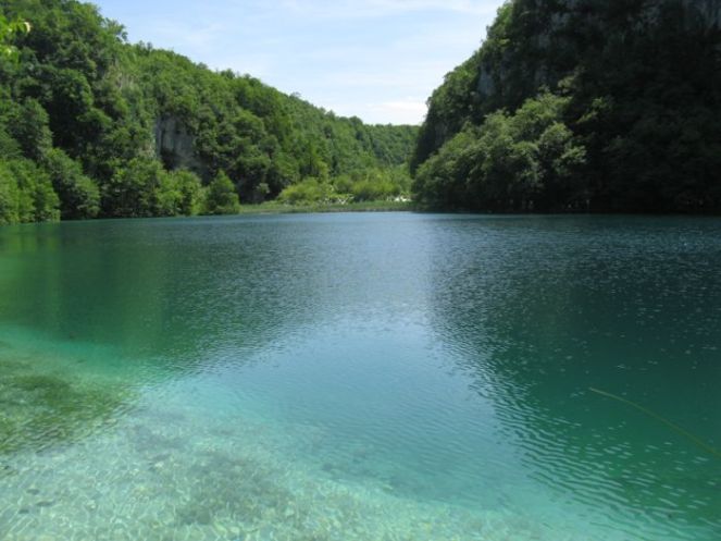 Plitvice2b_view up the valley