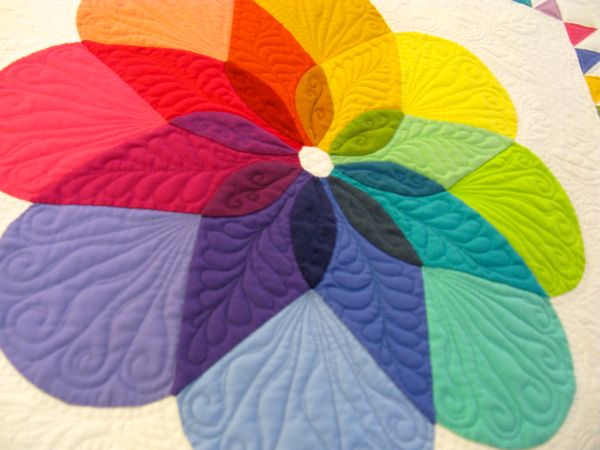 Colorwheel Blossom_quilting