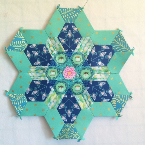 Rosette 4 center sewn